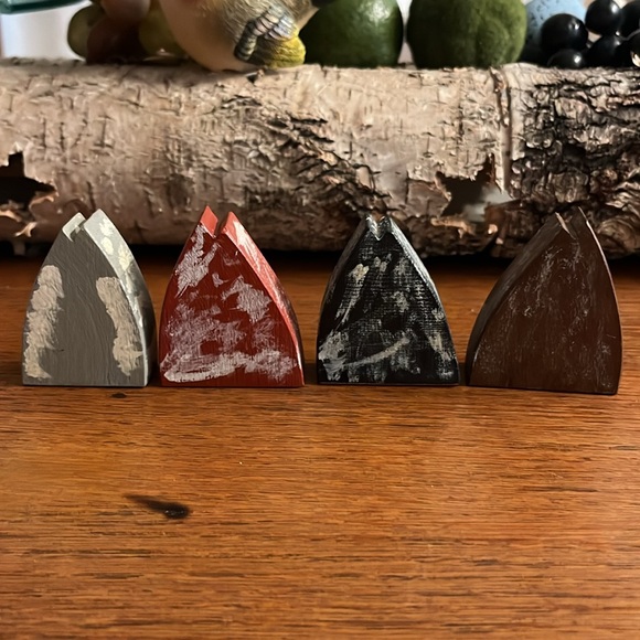 Folk art hand cut & painted wooden cats - Picture 12 of 13